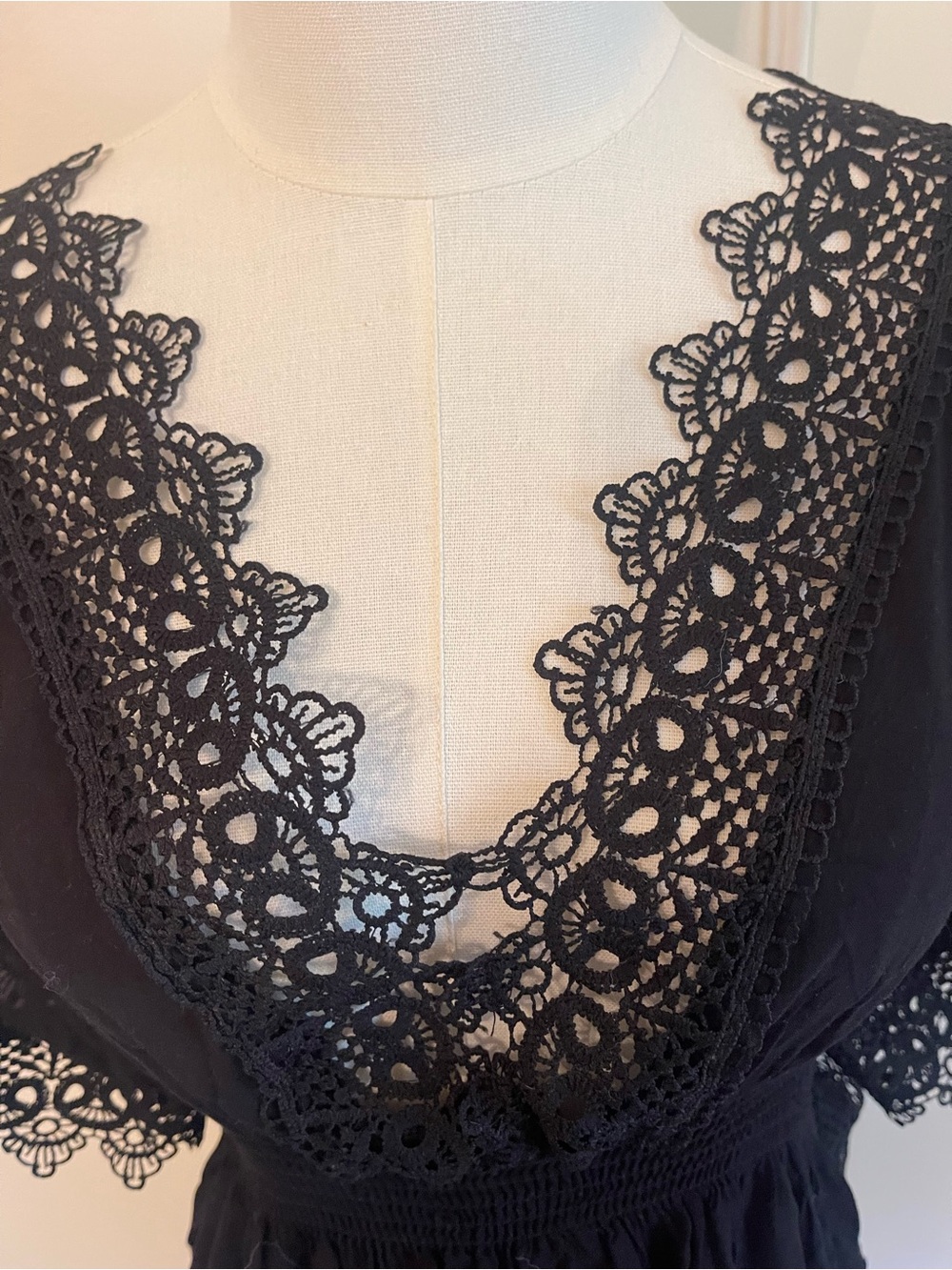 Women's Black Crochet V-Neck Top - Unbranded